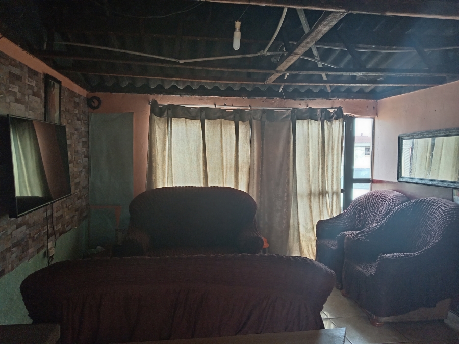 2 Bedroom Property for Sale in Kwa Nobuhle Eastern Cape